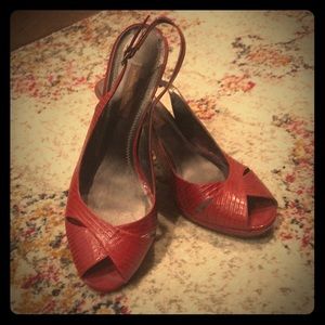 Strappy heels!